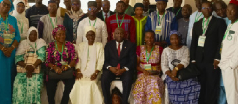 La Commission de la CEDEAO consulte les organisations interprofessionnelles agroalimentaires transfrontalières de l’Afrique de l’Ouest en vue de l’émergence d’un commerce régional inclusif La Commission de la CEDEAO consulte les organisations interprofessionnelles agroalimentaires transfrontalières de l’Afrique de l’Ouest en vue de l’émergence d’un commerce régional inclusif